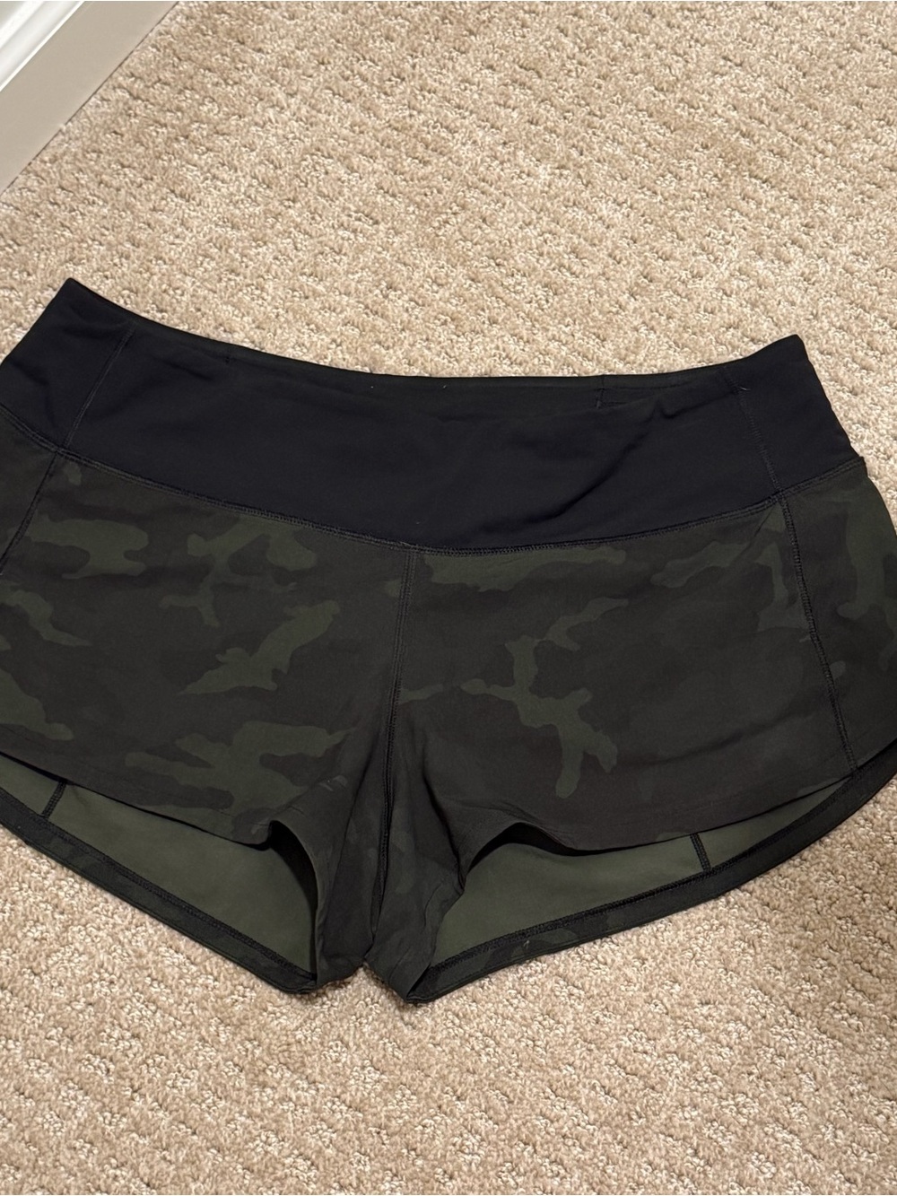 luluemon athletica Speed Up 2.5” Camo Short *No Liner
